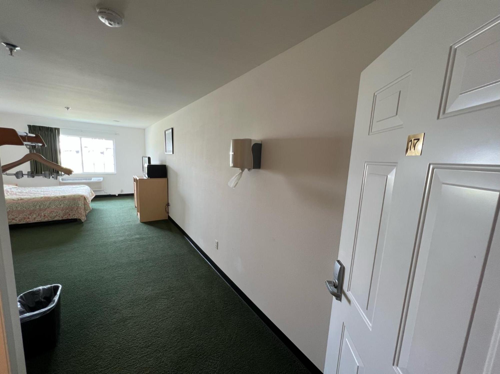 Red Bud Country Inn Экстерьер фото