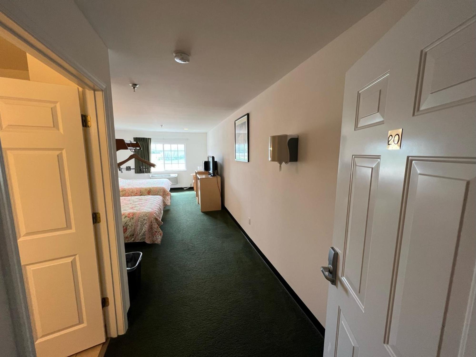 Red Bud Country Inn Экстерьер фото