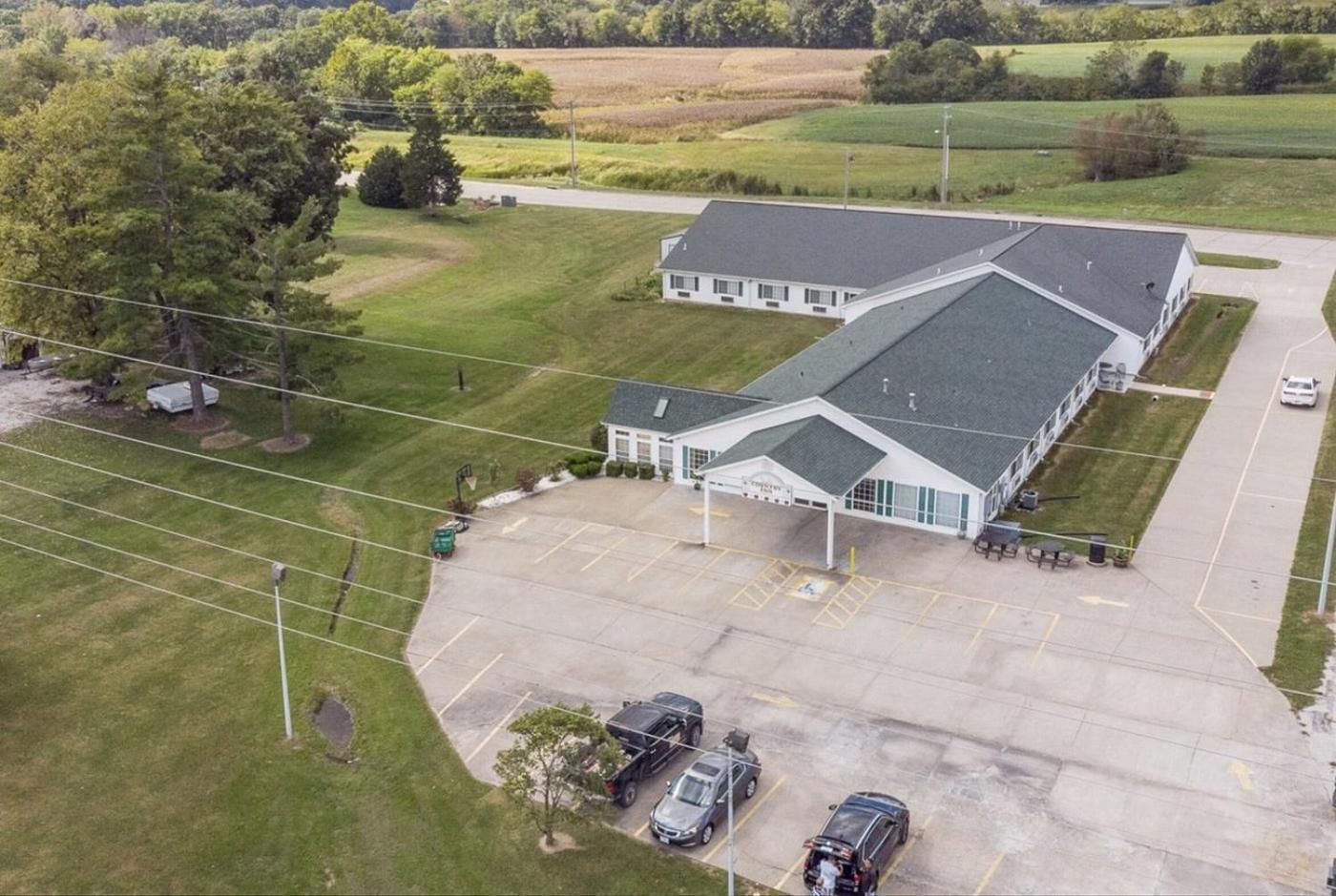 Red Bud Country Inn Экстерьер фото